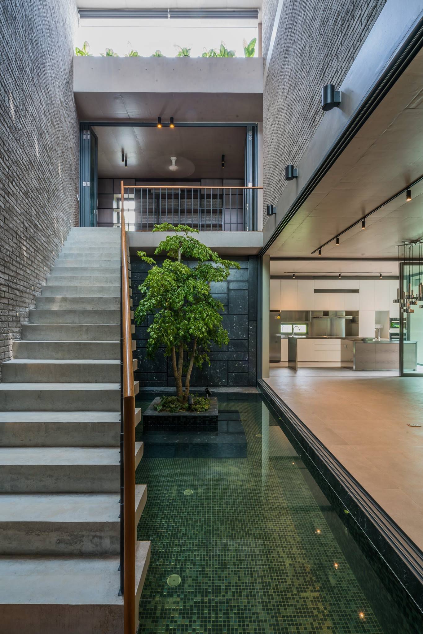 Gieng Troi Cau Thang Dep4